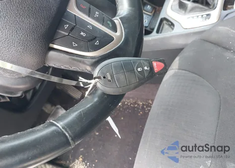 2016 Jeep Cherokee Latitude z USA, uszkodzony, nr VIN 1C4PJLCB0GW208137